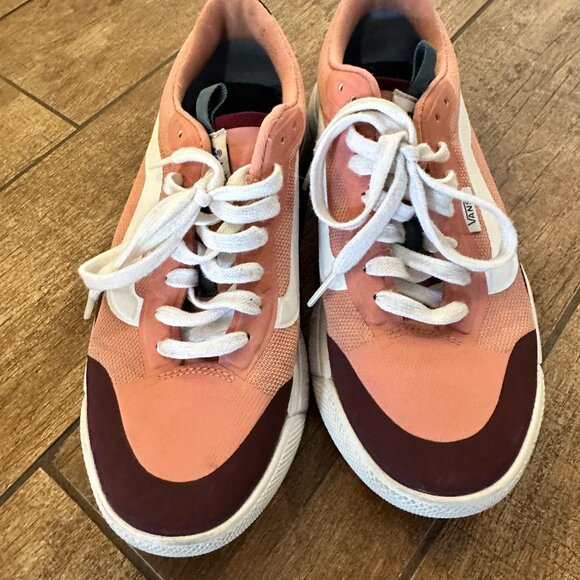Women's  Ultra Range Vans Shoes - 7.5 - Picture 2 of 7